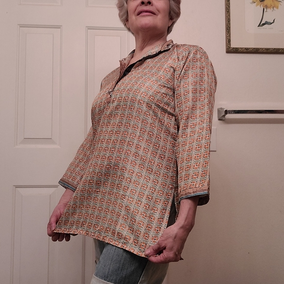 Ganesh Himal Silk Tunic Made in Nepal - Picture 9 of 10